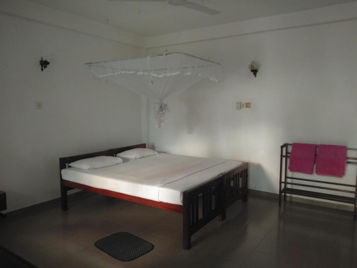 Rock House Hotel Unawatuna Bagian luar foto