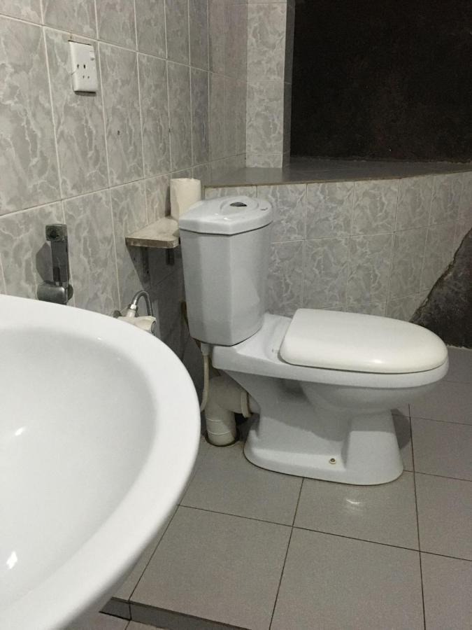 Rock House Hotel Unawatuna Bagian luar foto