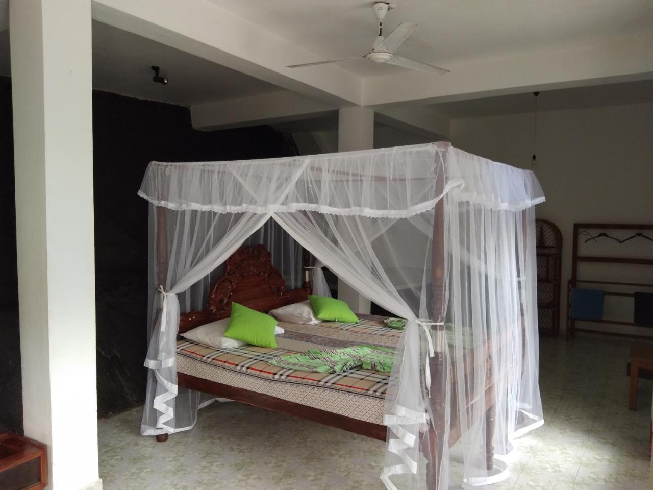 Rock House Hotel Unawatuna Bagian luar foto